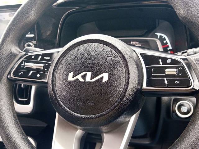 https://images10.gaadi.com/usedcar_image/E8E01421-64F1-4C15-A4EC-8D1BEA710B50/original/7ede0fac-9822-4265-a07e-9b4604e8d811.jpg?imwidth=6400