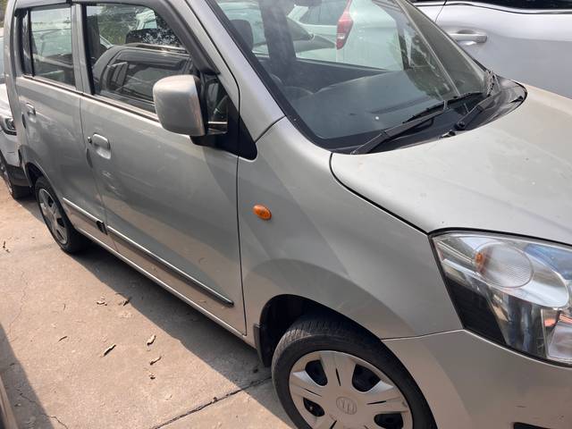 https://images10.gaadi.com/usedcar_image/E8E01421-64F1-4C15-A4EC-8D1BEA710B50/original/841dd06b-a250-41a1-baff-f9e3135d603c.jpg?imwidth=6400