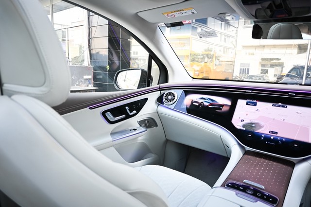 Second-hand 2023 Mercedes-Benz EQE SUV 500 4MATIC for sale in Jaipur-4