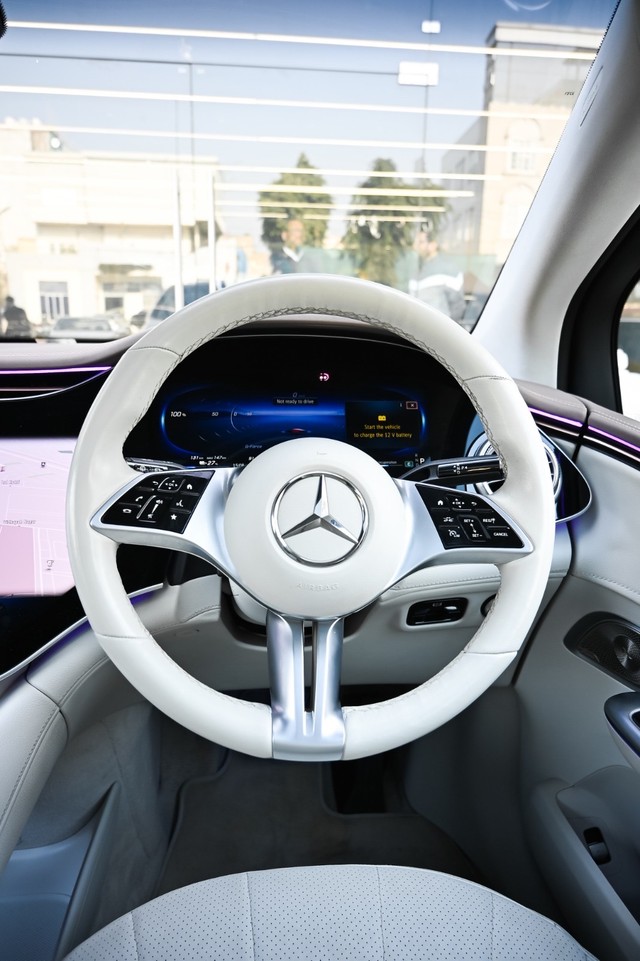 Second-hand 2023 Mercedes-Benz EQE SUV 500 4MATIC for sale in Jaipur-11