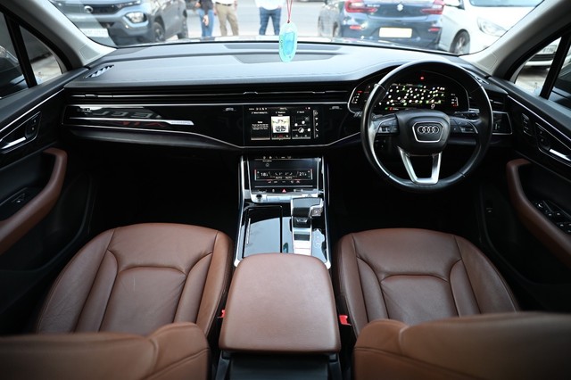Second-hand 2024 Audi Q7 Technology for sale in Jaipur-6