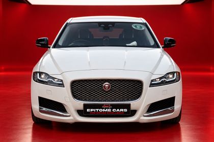2017 Jaguar XF 2.0 डीजल Portfolio
