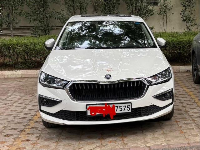 Skoda Slavia 1.5 TSI Style AT Second-hand 2023 Skoda Slavia 1.5 TSI Style AT for sale in New Delhi