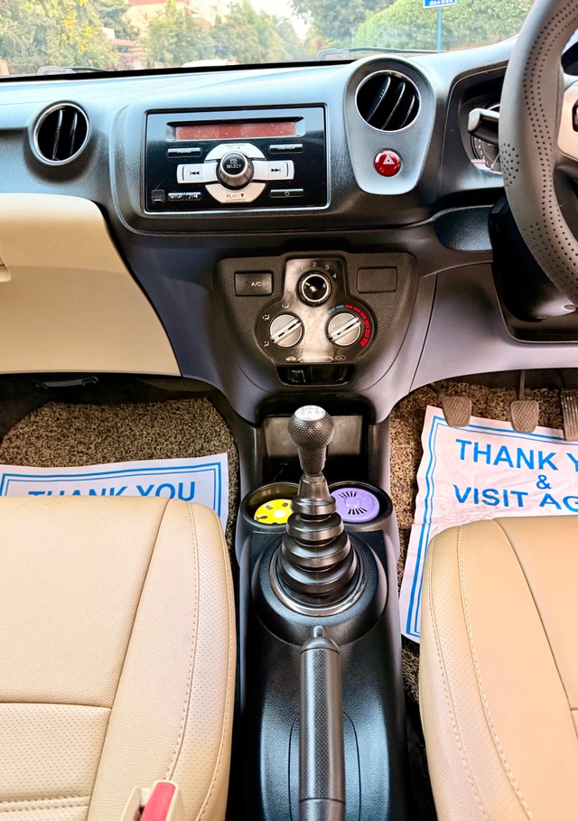 Second-hand 2015 Honda Amaze S i-Vtech for sale in Ahmedabad-8