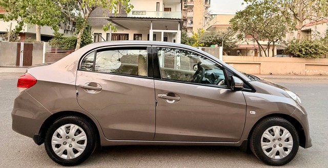 Second-hand 2015 Honda Amaze S i-Vtech for sale in Ahmedabad-1