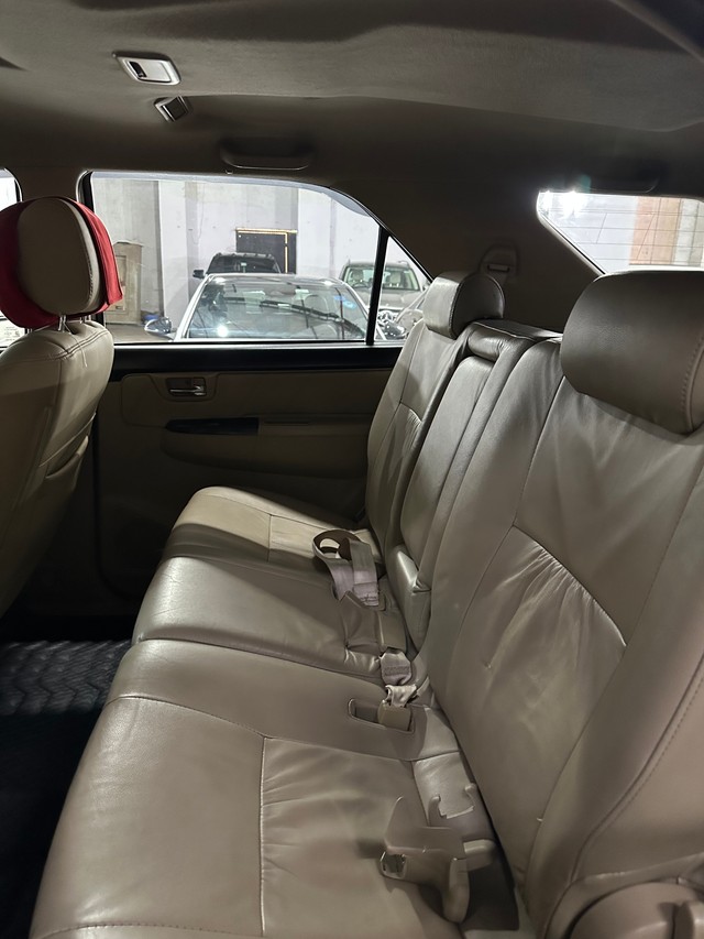 Second-hand 2014 Toyota Fortuner 4x2 AT for sale in Mumbai-11