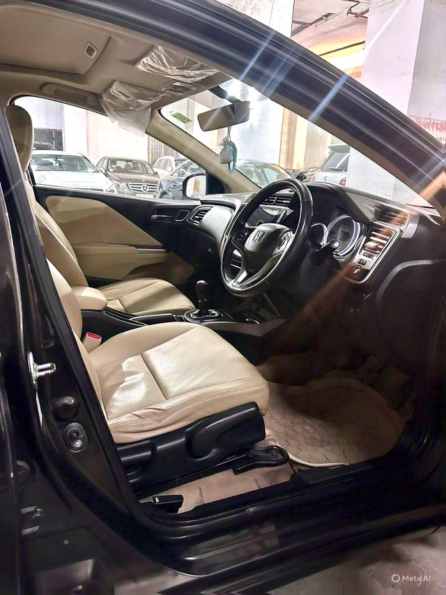 Second-hand 2017 Honda City i VTEC VX for sale in Mumbai-4