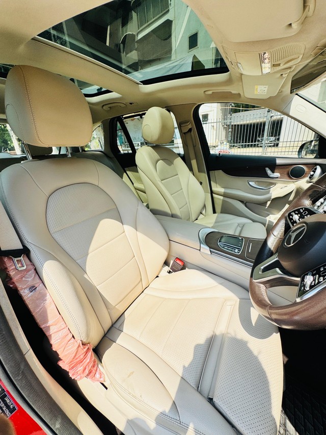 Second-hand 2019 Mercedes-Benz GLC 220d 4MATIC for sale in Mumbai-9