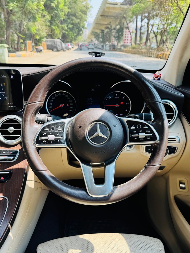 Second-hand 2019 Mercedes-Benz GLC 220d 4MATIC for sale in Mumbai-13