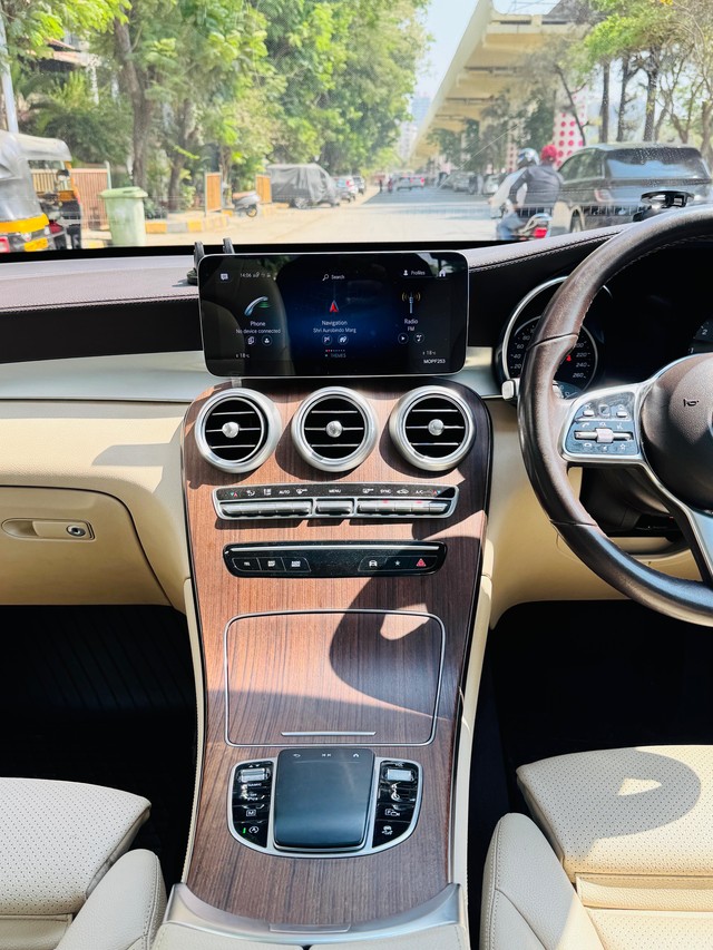 Second-hand 2019 Mercedes-Benz GLC 220d 4MATIC for sale in Mumbai-14