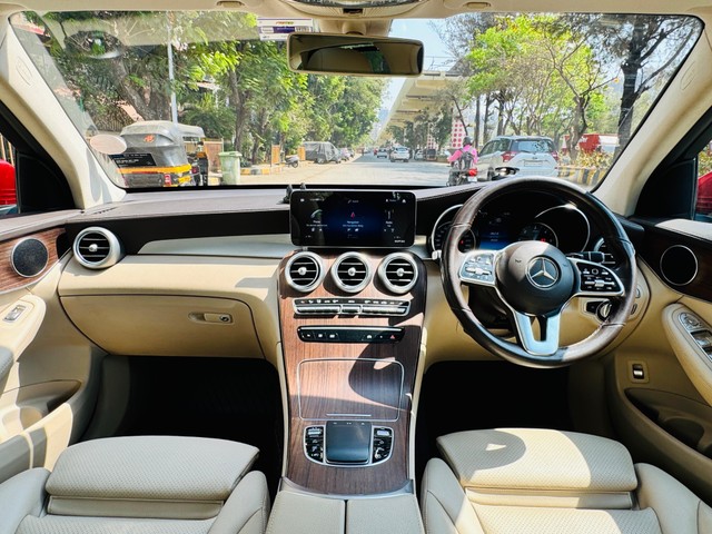Second-hand 2019 Mercedes-Benz GLC 220d 4MATIC for sale in Mumbai-12