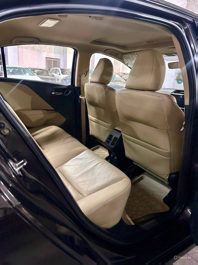 Second-hand 2017 Honda City i VTEC VX for sale in Mumbai-8