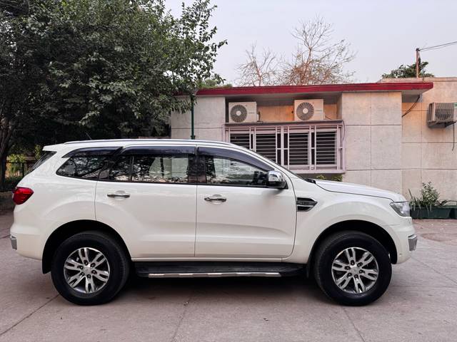 https://images10.gaadi.com/usedcar_image/F99030C0-4C22-403B-8AE2-6A86FCEB88C7/original/0152f7b2-b194-4bdd-a578-4639911634a9.jpg?imwidth=6401