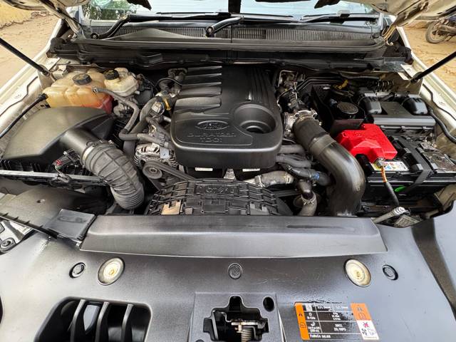 https://images10.gaadi.com/usedcar_image/F99030C0-4C22-403B-8AE2-6A86FCEB88C7/original/3003f68c-98a1-42a8-ae66-6777f6a56c14.jpg?imwidth=6402