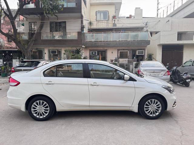 https://images10.gaadi.com/usedcar_image/F99030C0-4C22-403B-8AE2-6A86FCEB88C7/original/38b2ad6d-1abb-445a-9f62-f261e9d064e5.jpg?imwidth=6402