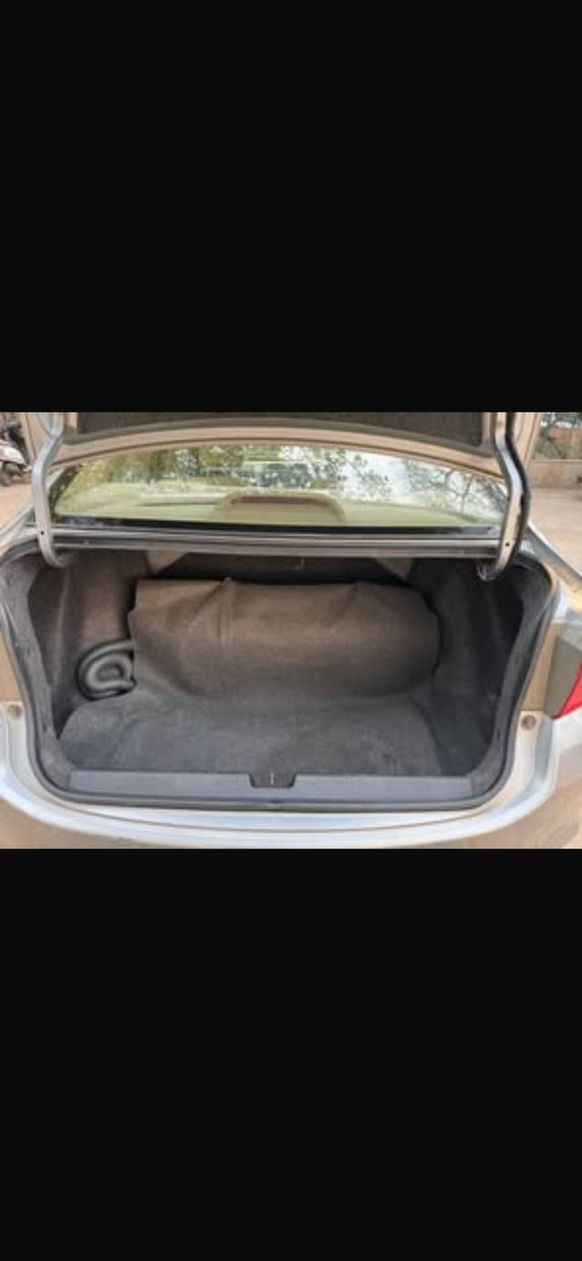 https://images10.gaadi.com/usedcar_image/F99030C0-4C22-403B-8AE2-6A86FCEB88C7/original/4d4a3bc2-4105-45e2-a447-e84d3320a3bb.png?imwidth=6402