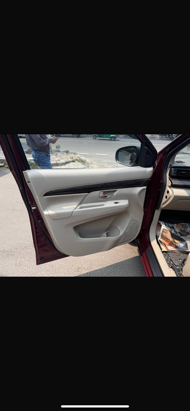https://images10.gaadi.com/usedcar_image/F99030C0-4C22-403B-8AE2-6A86FCEB88C7/original/a9c3f8d8-7378-45e6-a584-5e4568984568.png?imwidth=6401