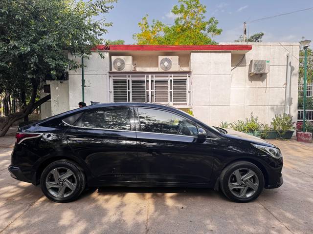 https://images10.gaadi.com/usedcar_image/F99030C0-4C22-403B-8AE2-6A86FCEB88C7/original/c4aaff1e-a7e7-4c50-901d-b4792e3a8472.jpg?imwidth=6401