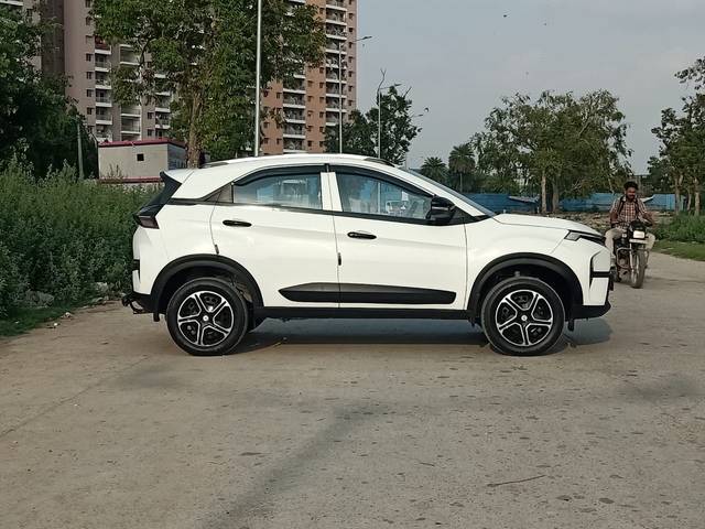 https://images10.gaadi.com/usedcar_image/FA9E4272-DA86-4F1F-83A0-D31A38AD3136/original/19bb3425-b472-40ce-bcb8-494e2c6ee425.jpg?imwidth=6401