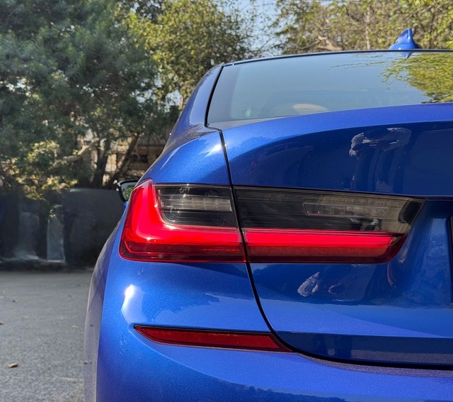 Second-hand 2021 BMW 3 Series 330i M Sport for sale in New Delhi-10