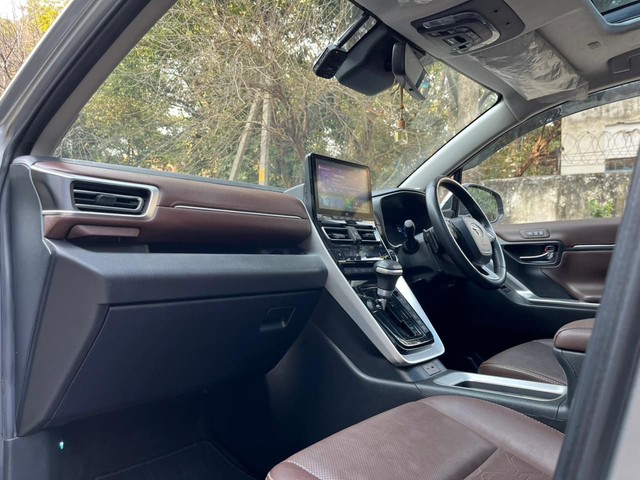 Second-hand 2023 Toyota Innova Hycross ZX Hybrid for sale in New Delhi-14