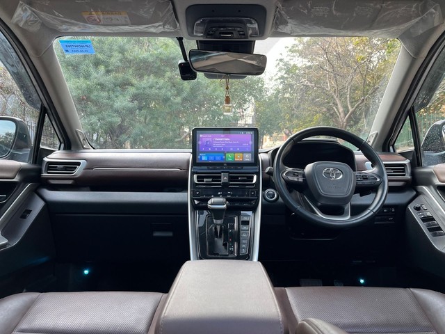 Second-hand 2023 Toyota Innova Hycross ZX Hybrid for sale in New Delhi-12