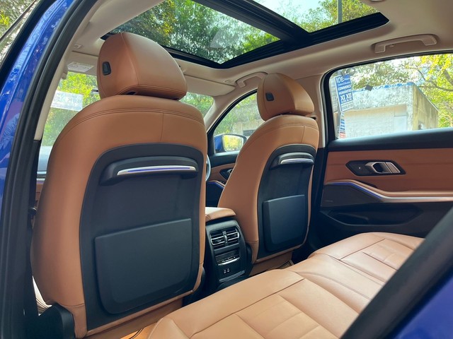 Second-hand 2021 BMW 3 Series 330i M Sport for sale in New Delhi-18