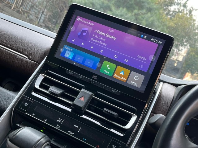 Second-hand 2023 Toyota Innova Hycross ZX Hybrid for sale in New Delhi-17