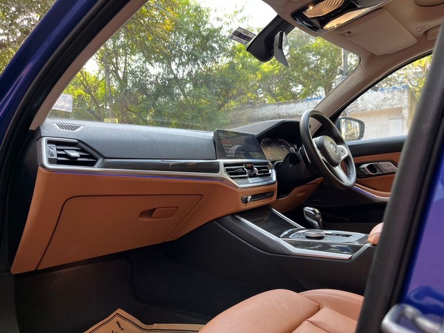 Second-hand 2021 BMW 3 Series 330i M Sport for sale in New Delhi-13