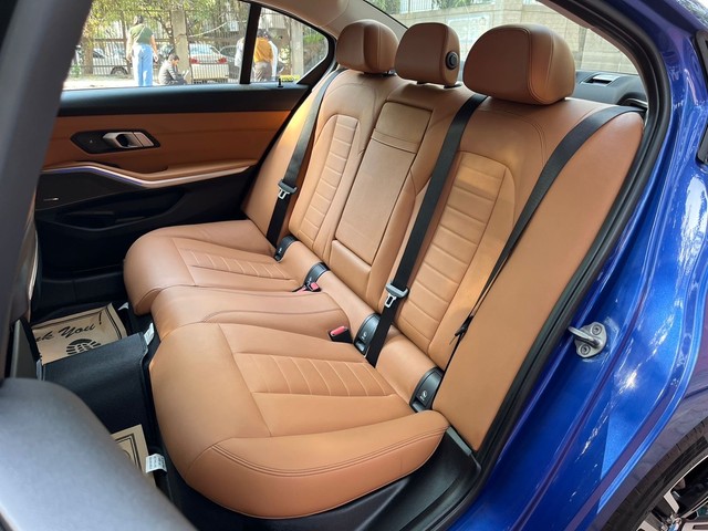 Second-hand 2021 BMW 3 Series 330i M Sport for sale in New Delhi-17