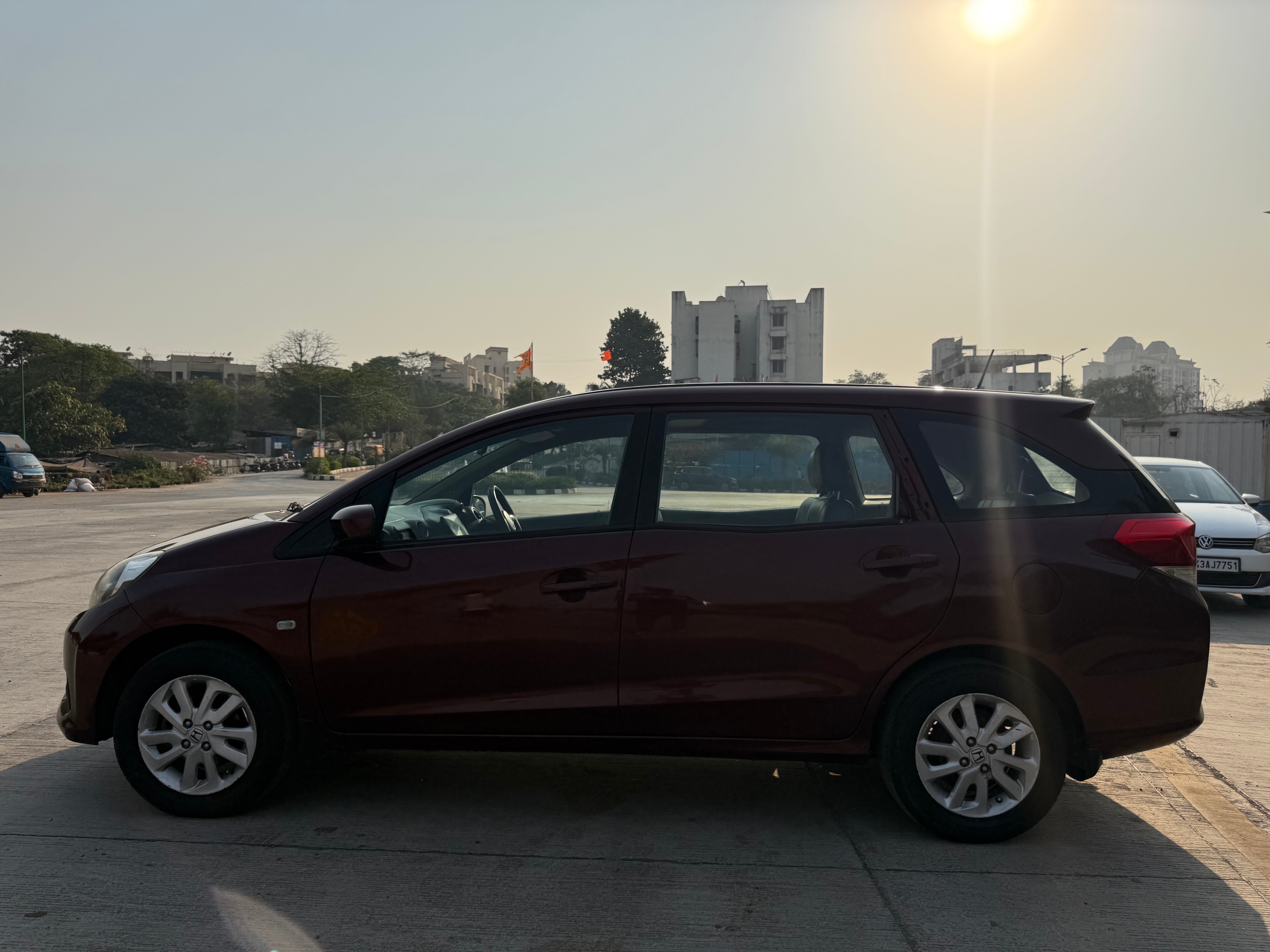 Buy Used Honda Mobilio V i-DTEC of 2014 model @ 4,50,000 INR in Thane ...