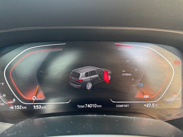 Second-hand 2021 BMW X7 xDrive30d DPE Signature for sale in Bangalore-10