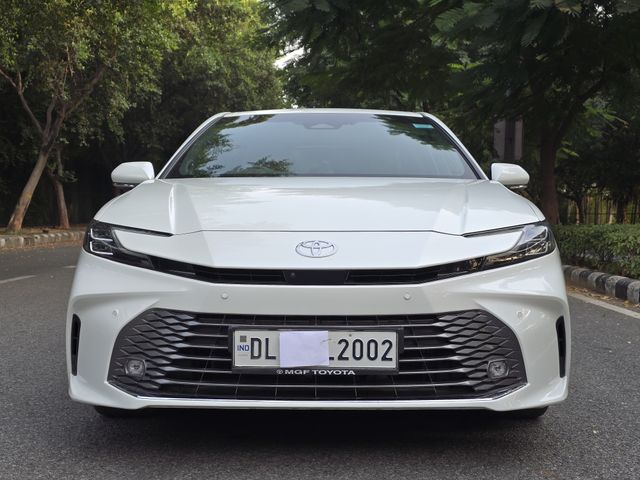 Toyota Camry एलिगेंस Second-hand 2025 Toyota Camry एलिगेंस for sale in New Delhi