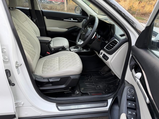 Second-hand 2023 Kia Seltos HTX IVT for sale in New Delhi-9