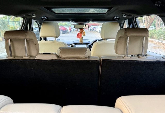 Second-hand 2021 Ford Endeavour Titanium Plus 4X4 AT for sale in New Delhi-7