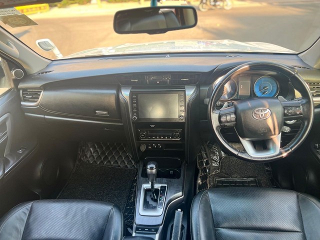 Second-hand 2021 Toyota Fortuner 2.8 2WD AT for sale in New Delhi-5