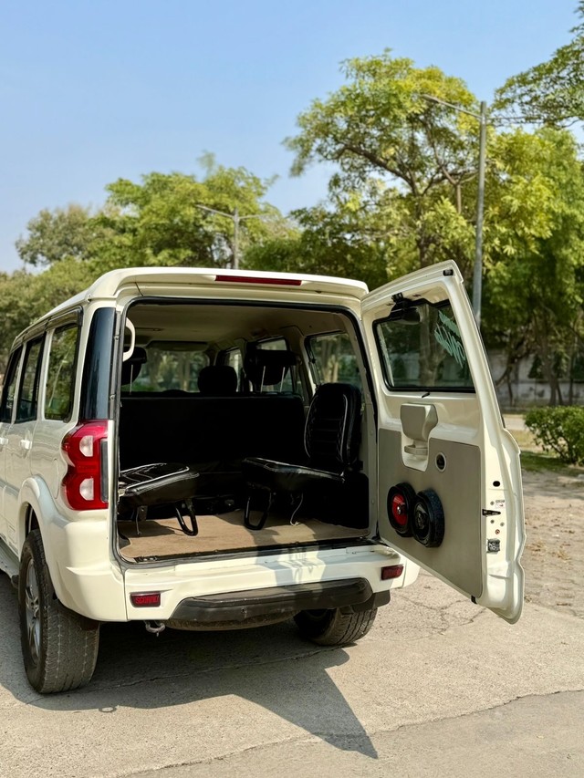 Second-hand 2018 Mahindra Scorpio S3 7 Seater for sale in New Delhi-9