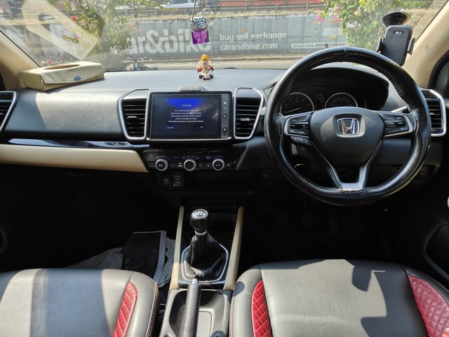Second-hand 2022 Honda City V MT for sale in Pune-11