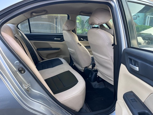 Second-hand 2020 Honda Amaze VX Petrol for sale in Pune-8