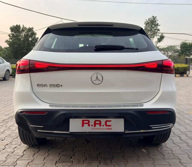 Mercedes-Benz EQA 250 Plus - Photo 5