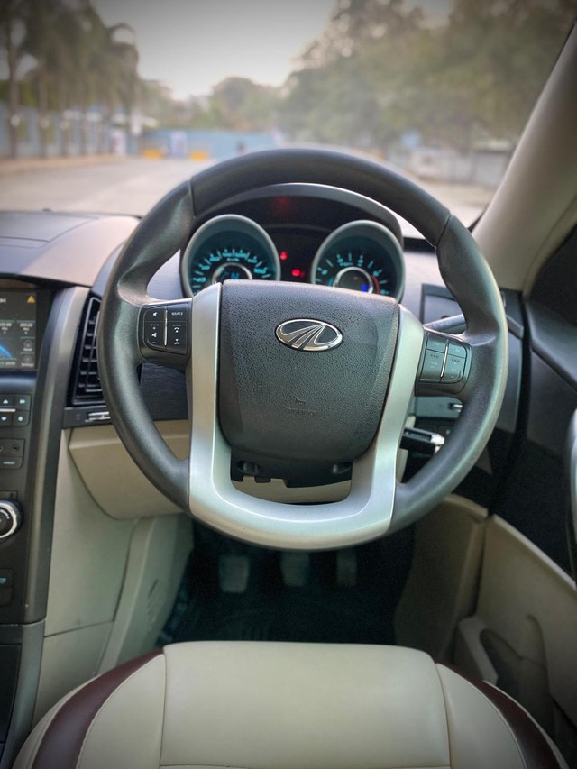 Second-hand 2017 Mahindra XUV500 W6 2WD for sale in Pune-21