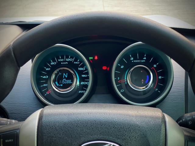 Second-hand 2017 Mahindra XUV500 W6 2WD for sale in Pune-6