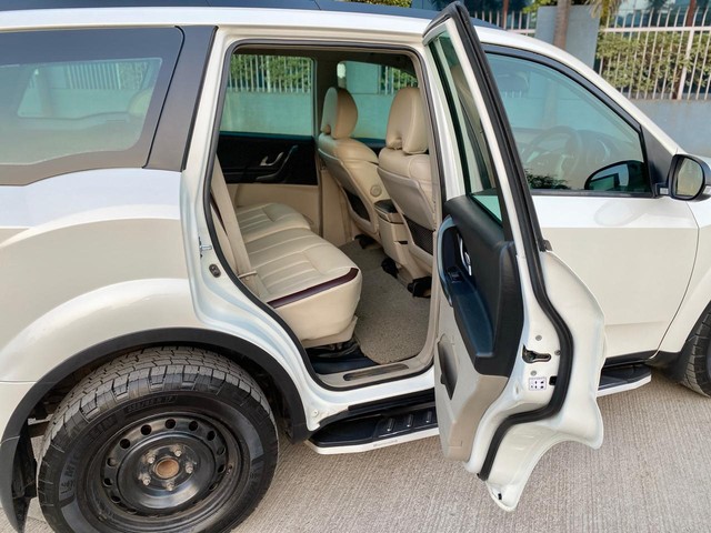 Second-hand 2017 Mahindra XUV500 W6 2WD for sale in Pune-12
