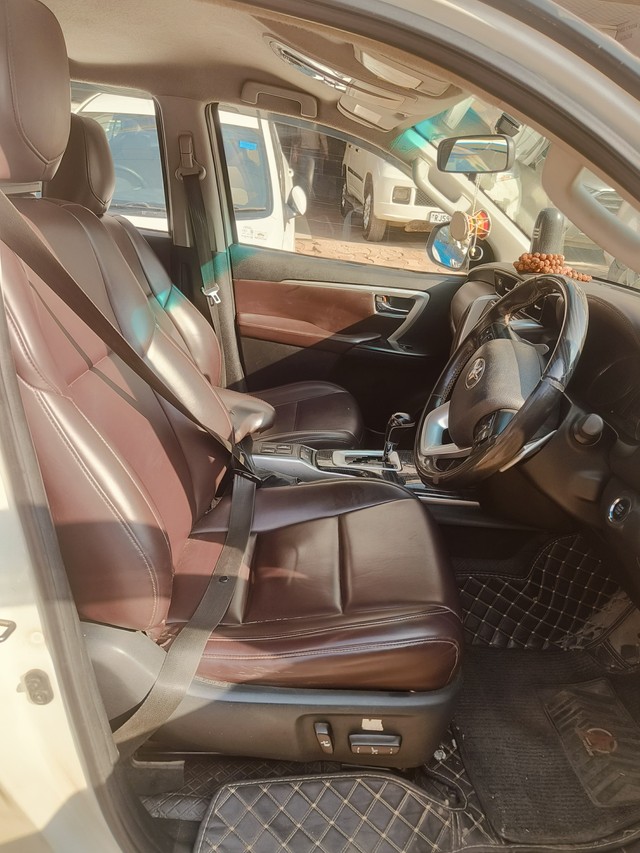 Second-hand 2018 Toyota Fortuner 2.8 2WD AT BSIV for sale in Jaipur-15