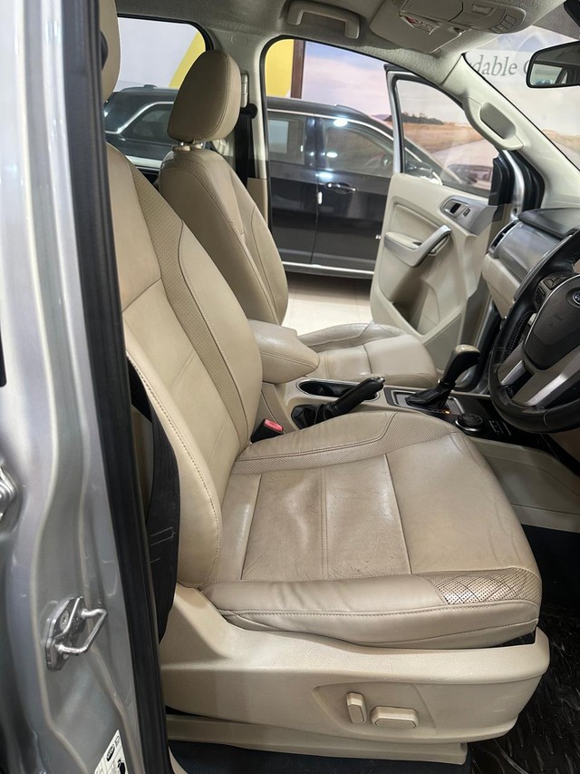 Second-hand 2017 Ford Endeavour 3.2 Titanium AT 4X4 for sale in Jaipur-13