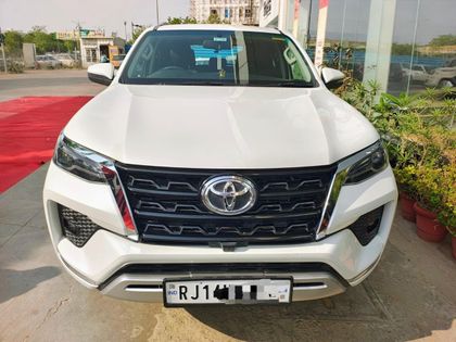 2025 Toyota Fortuner नियो ड्राइव
