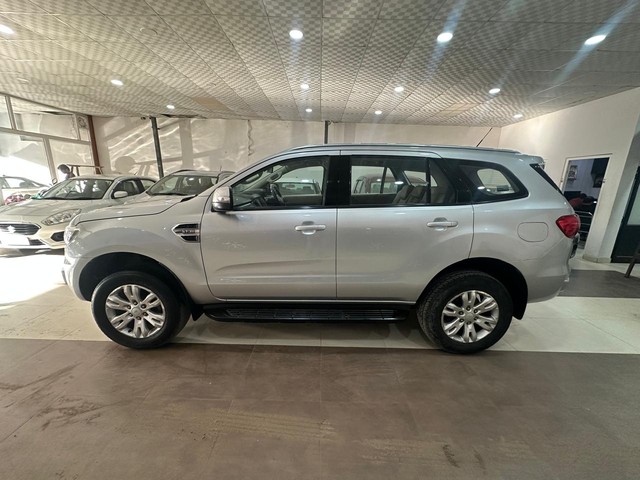 Second-hand 2017 Ford Endeavour 3.2 Titanium AT 4X4 for sale in Jaipur-3