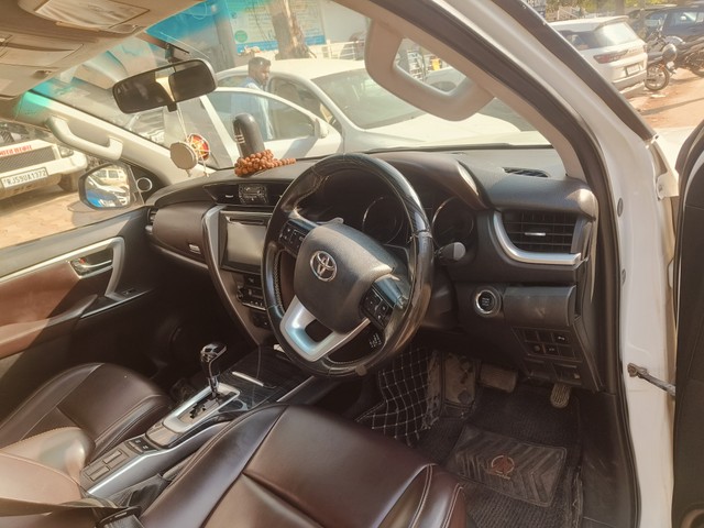 Second-hand 2018 Toyota Fortuner 2.8 2WD AT BSIV for sale in Jaipur-13