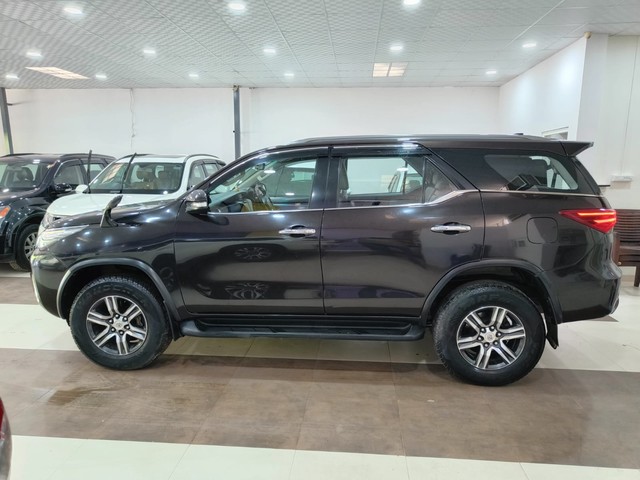 Second-hand 2016 Toyota Fortuner 4x2 Manual for sale in Jaipur-2