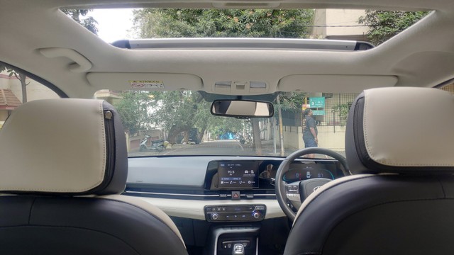 Second-hand 2023 Hyundai Verna SX for sale in Bangalore-8